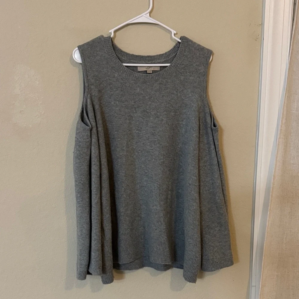 LOFT Gray Women's Cold Shoulder Sweater (Fair condition) - Picture 8 of 8